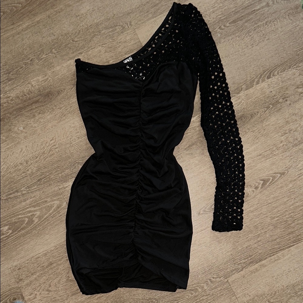 Elegant Black One-Shoulder Dress